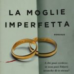 Il mio primo assaggio della narrativa di B.A. Paris è stato abbastanza deludente. Mi sono cimentato nella lettura di questo romanzo in seguito a un equivoco: la persona che mi aveva magnificato le storie adrenaliniche di B.A. Paris intendeva suggerirmi "La coppia perfetta", ma ha fatto confusione con due titoli piuttosto simili (grazie mamma per la "sola"!). "La moglie imperfetta" non ha nulla di adrenalinico, ma si caratterizza per la trama piatta e monotona. La "moglie", a cui si allude nel titolo, personaggio patetico e petulante oltre ogni dire, ha il terrore di ereditare precocemente la demenza senile di cui era stata vittima la madre e per un numero infinito di pagine ci propina (è lei la voce narrante) episodi a sostegno della sua tesi: smarrimento della borsetta, smarrimento dell'auto, dimenticanza di vari appuntamenti ecc. C'è anche una blanda trama gialla - a due passi dalla casa dove abita la piagnucolosa protagonista viene freddata una donna - ma la storia non arriva mai a catturare il lettore e a inchiodarlo alla pagina. Lo sfinisce di noia e basta. Qualche (piccolo) merito "La moglie imperfetta" ce l'ha anche, ma mi è davvero impossibile attribuirle un voto superiore alla sufficienza (per giunta stiracchiata).